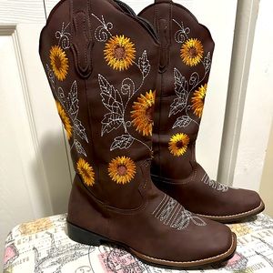 Cow girl boots Sunflower design